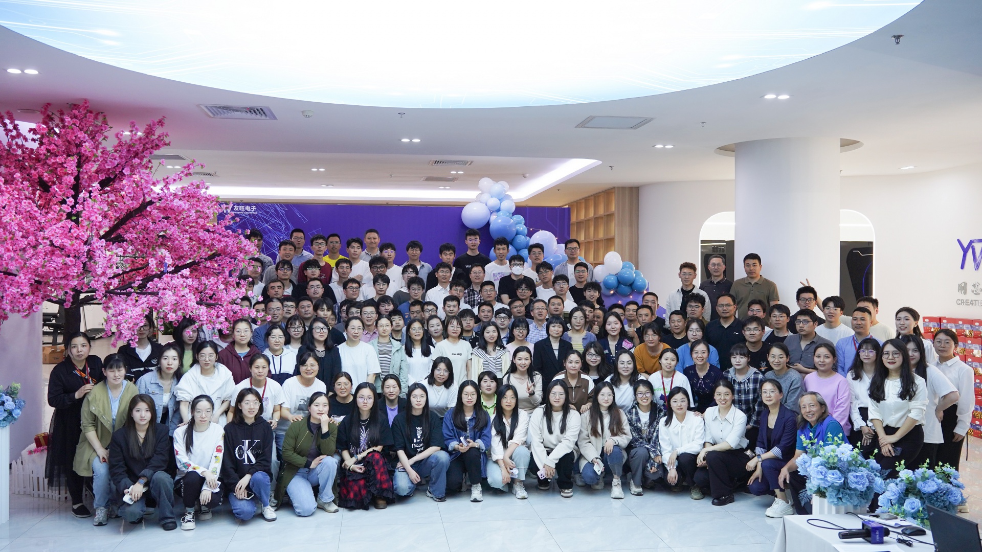 
                            跨越“三”海共聚，“十”終如一前行——友旺三十周年司慶