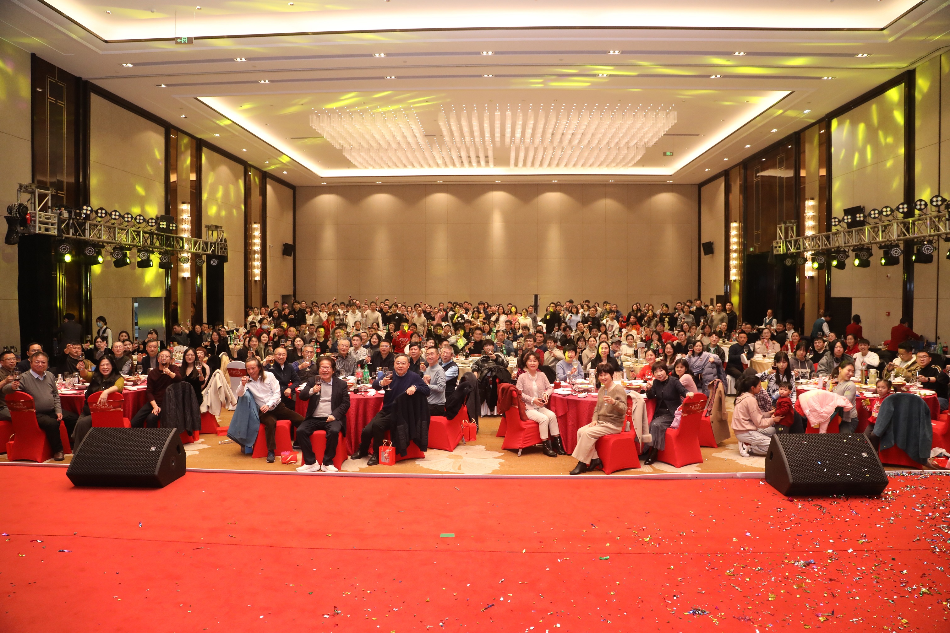 
                            芯之所向，行臻致遠(yuǎn)——2025年友旺新春年會圓滿成功